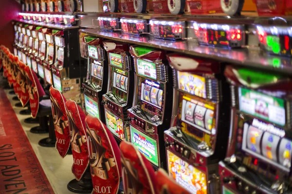 Live Baccarat table on hoki slot with professional dealer and multi-camera feed